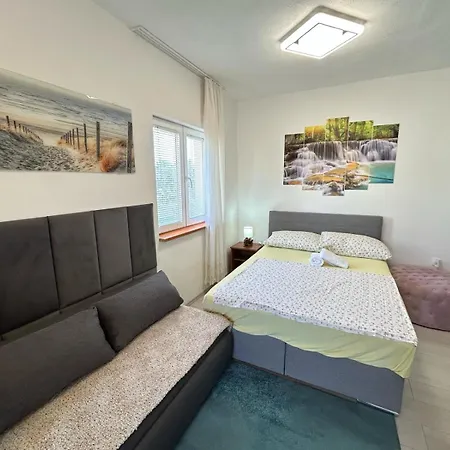 Villa Daja Biograd Na Moru Rum bild
