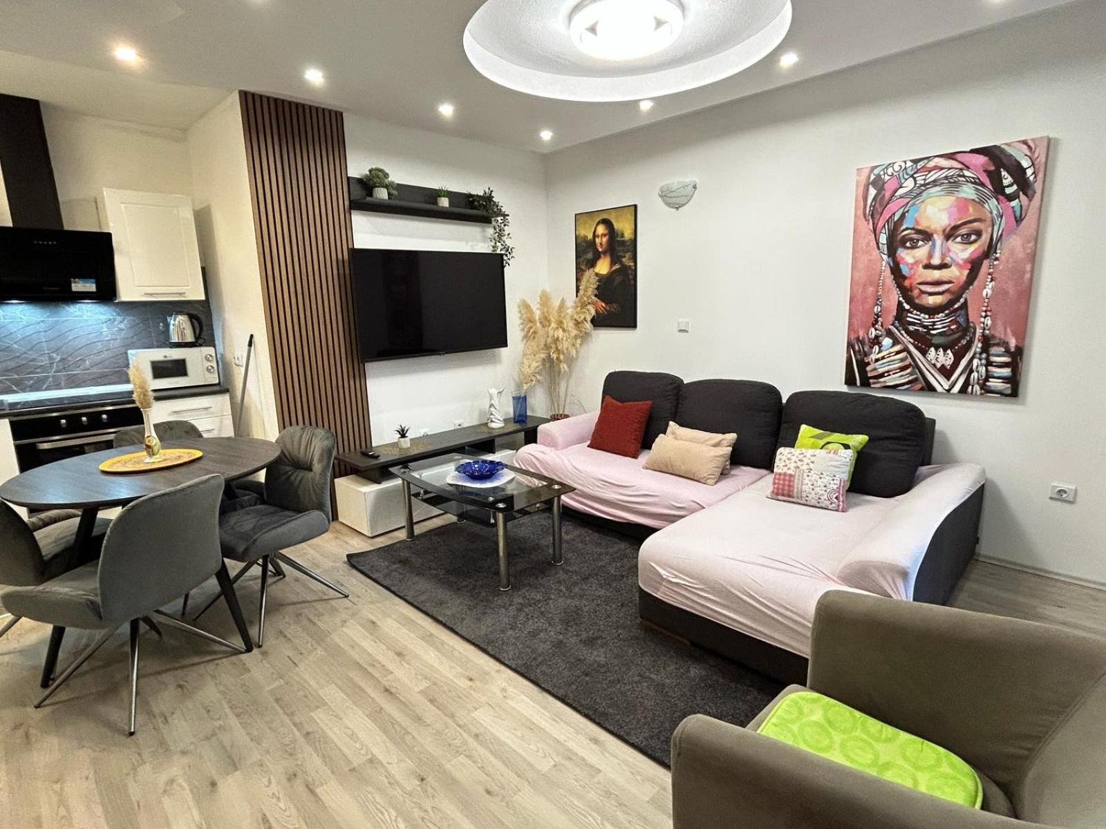 Daja Apartment *